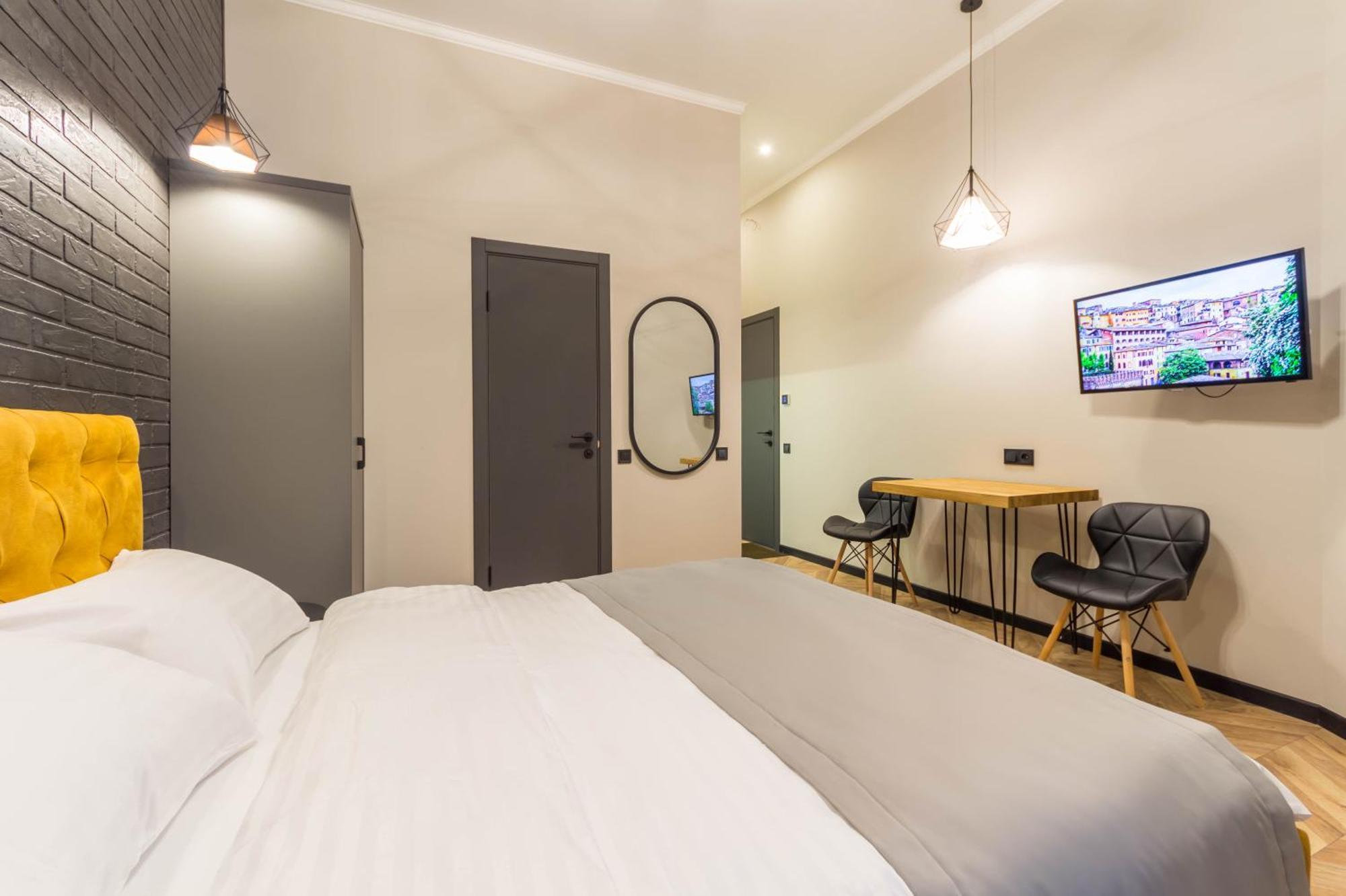 Self Check-In Apartments Maidan Area Kyiv Exterior foto