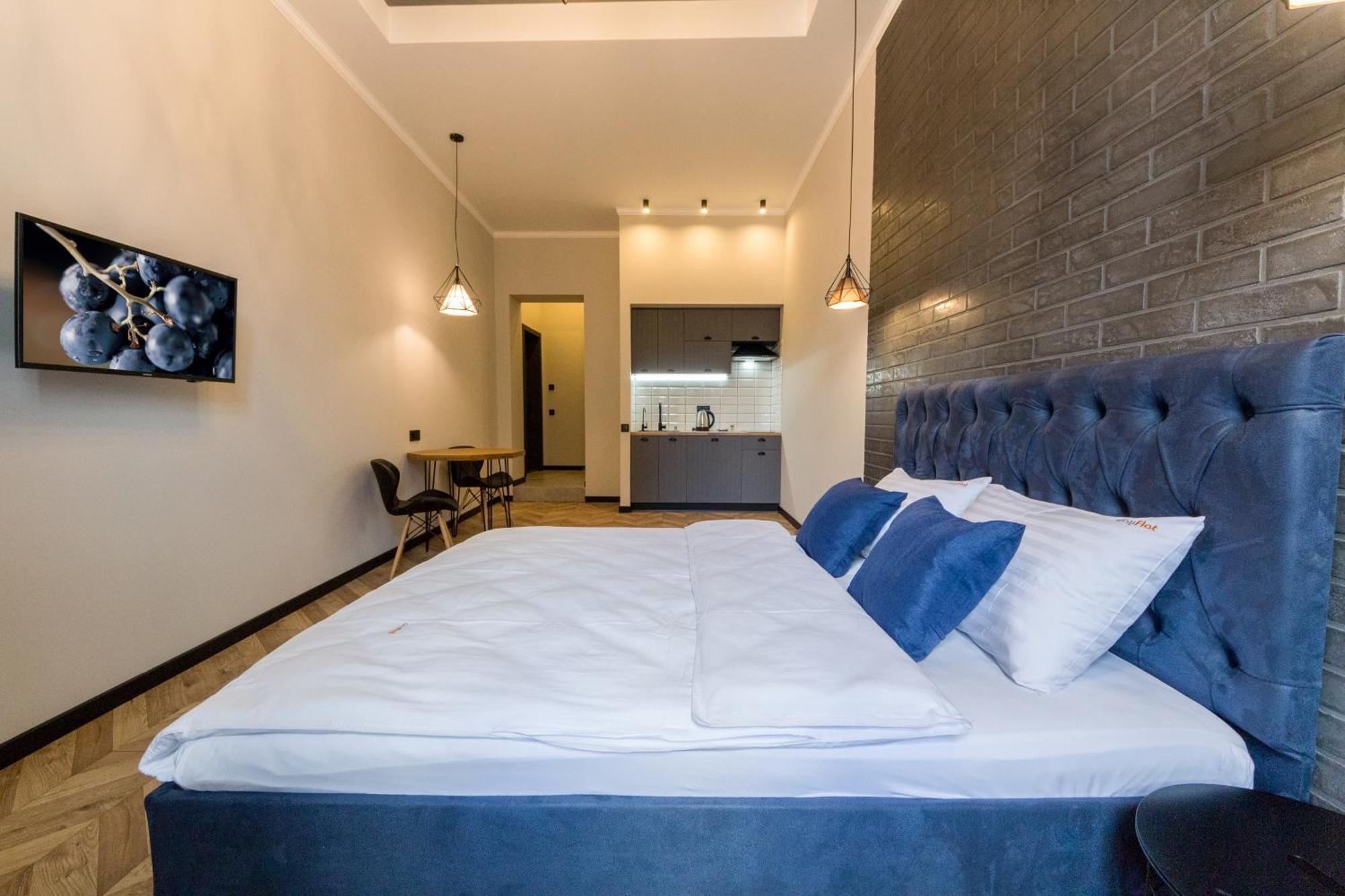 Self Check-In Apartments Maidan Area Kyiv Exterior foto